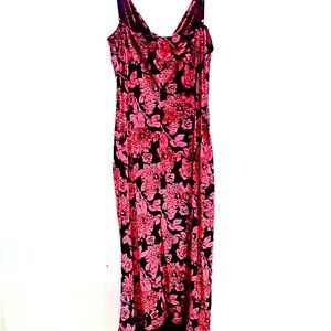 Talent Red and Black Velvet Floral
Women's Dress NWOT